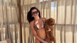 Nesrin Cavadzade’nin Köpeğiyle Tatil Anları ve Bodrum Pozları