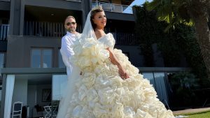 Nuray Sayarı: Kendisinden Yaşça Küçük Eşi Hakkında Çarpıcı Açıklamalar – ‘Çekemeyen Uydu Taksın’