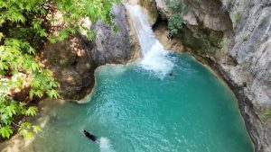 Osmaniye’de Sıcaktan Bunalan Vatandaşlar Sarısu Şelalesinde Serinledi