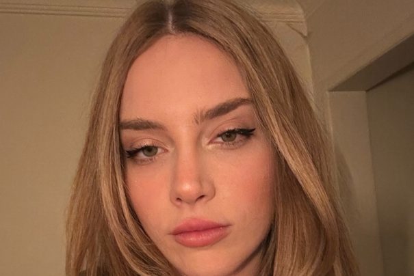 Oyuncu Hayal Köseoğlu’nun Üzücü Günleri: Babasının Vefatıyla Yas Tutuyor