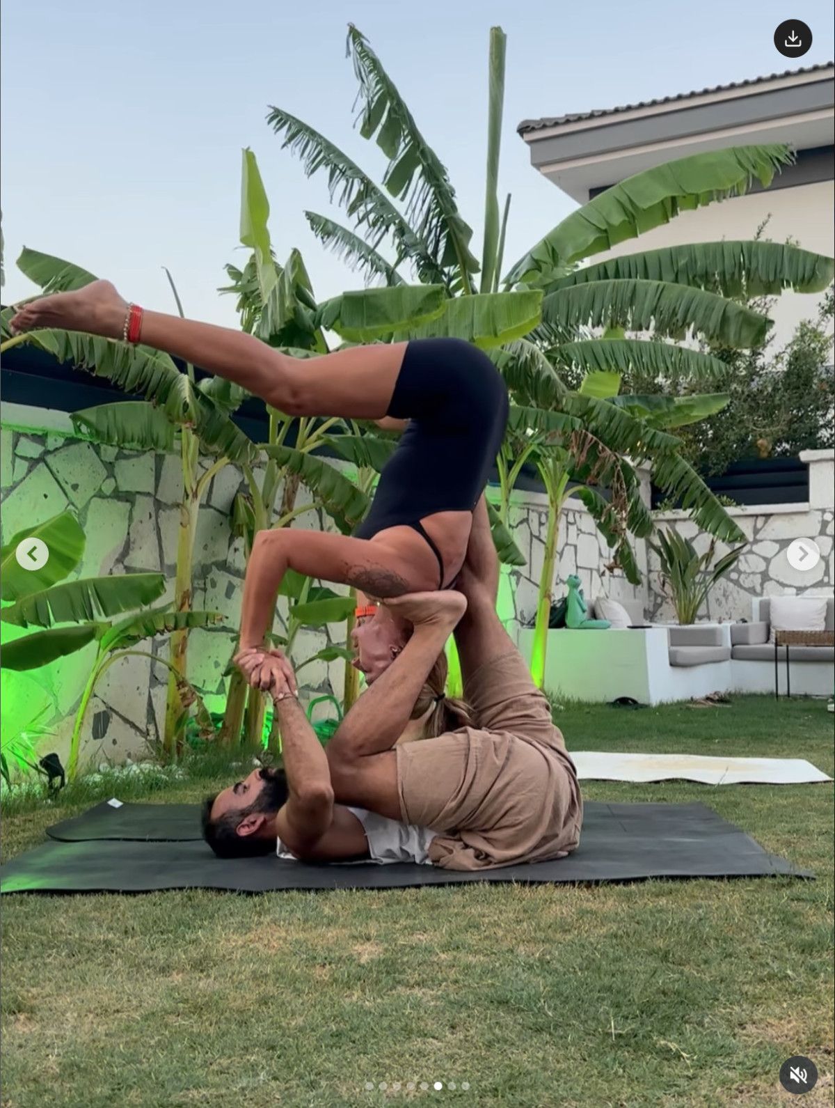 Oyuncu Pınar Altuğ'un Yoga Pratiği ve Sosyal Medyayı Sarsan Videosu