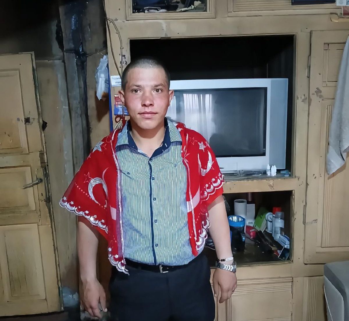 Sadece Garibanlar Mı Gider Askere? Eğlenceli Davul Zurnalı Uğurlama