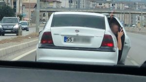 Samsun Trafik Çılgınlığı: Kapıyı Açıp Olayı Kayda Aldılar