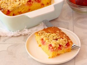 Şeftalili Crumble Kek Tarifi: Leziz ve Kolay Anlatımlı Tarif