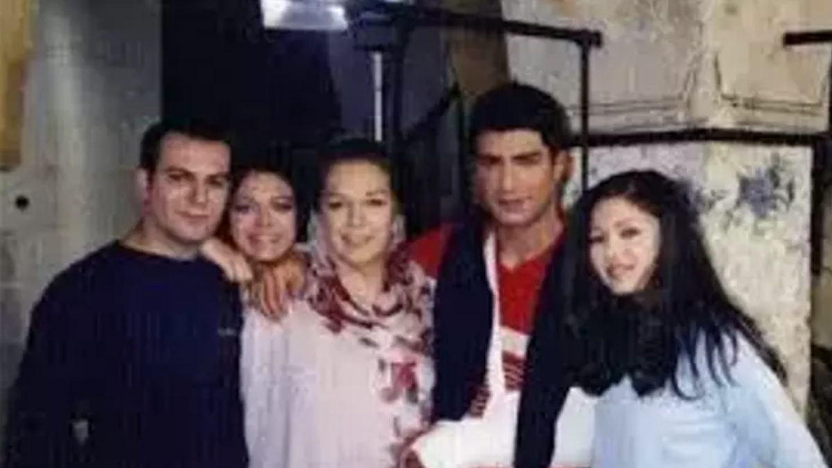 Selda Alkor'dan Paylaşım! Asmalı Konak Oyuncuları Yıllar Sonra Buluştu