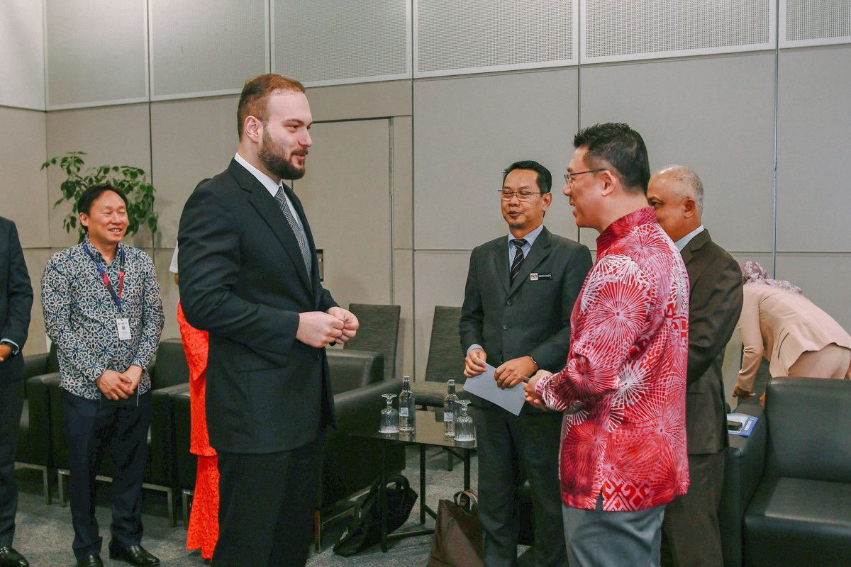 SINIRLIĞI ARTIRAN İŞ BİRLİKLERİ