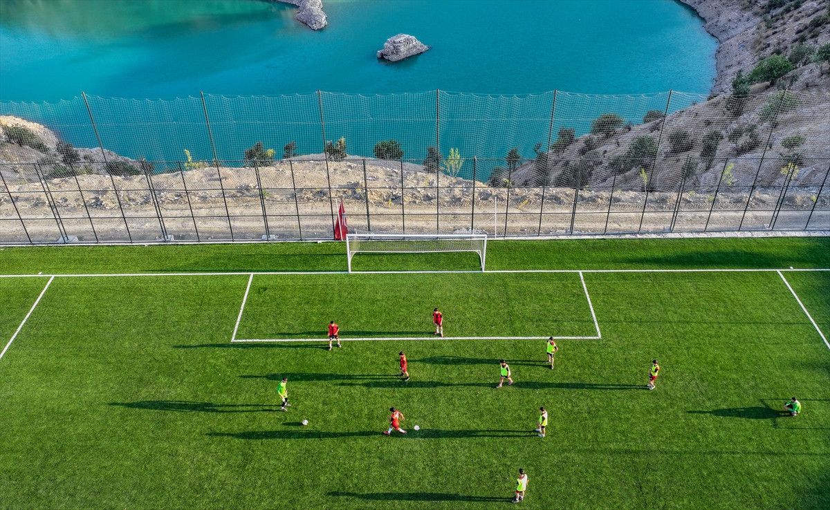 Şırnak'ın Gençleri, FIFA Standartlarındaki Yeni Sahalarına Kavuştu