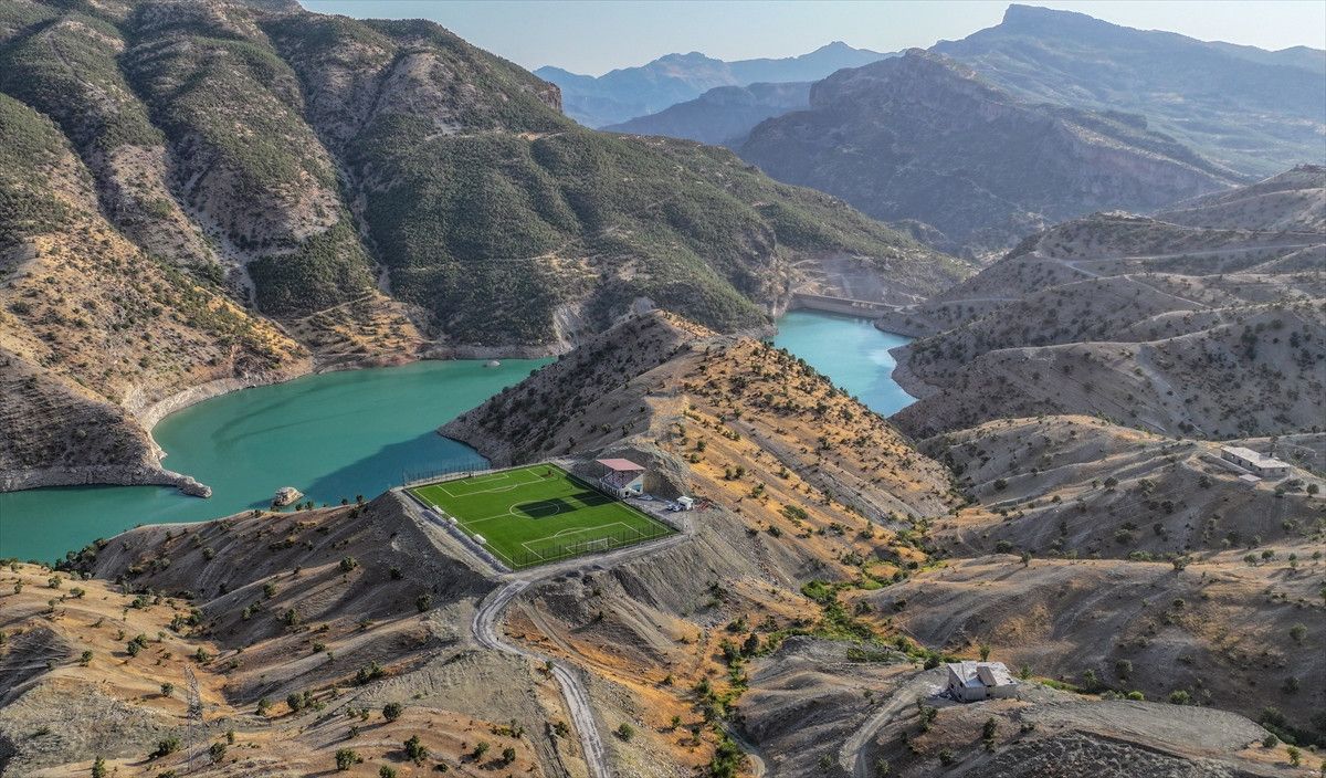 Şırnak'ın Gençleri, FIFA Standartlarındaki Yeni Sahalarına Kavuştu