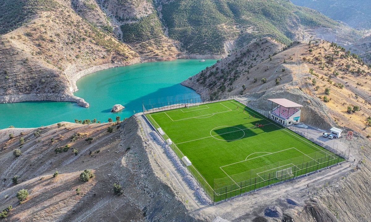 Şırnak'ın Gençleri, FIFA Standartlarındaki Yeni Sahalarına Kavuştu