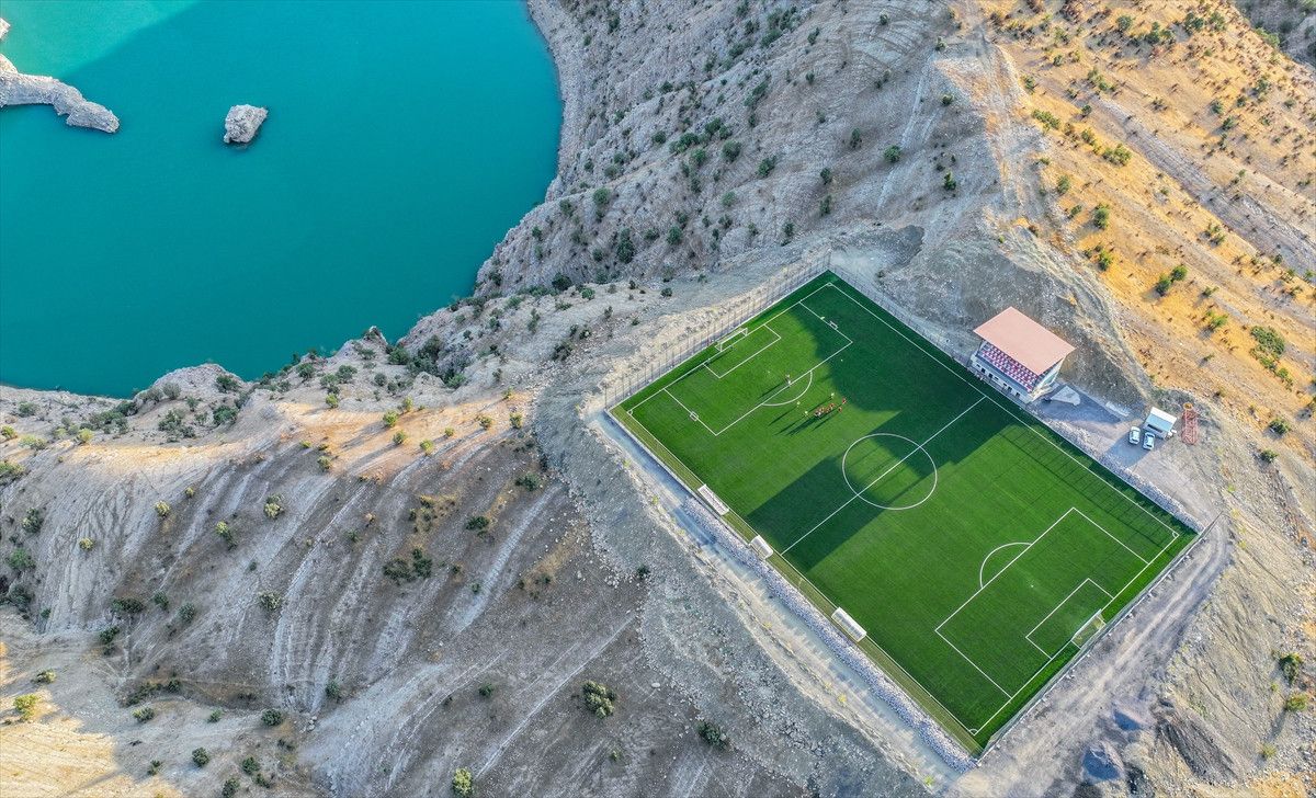 Şırnak'ın Gençleri, FIFA Standartlarındaki Yeni Sahalarına Kavuştu