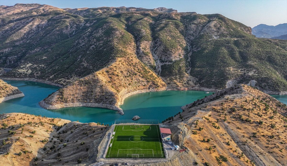 Şırnak'ın Gençleri, FIFA Standartlarındaki Yeni Sahalarına Kavuştu