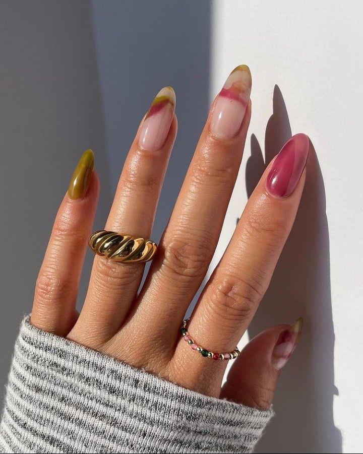 Sonbahar Renkleri ve Desenlerle Tırnaklarda Modern ve Çarpıcı Manikür Trendleri