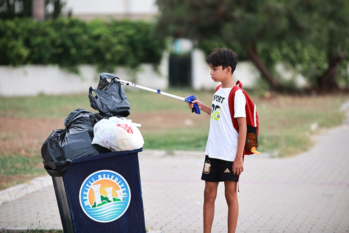 SABAHIN IŞIKLARINDA TEMİZLİK ÇALIŞMASI