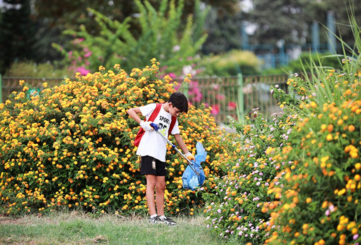 ANNESİYLE BİRLİKTE BAŞARILAR