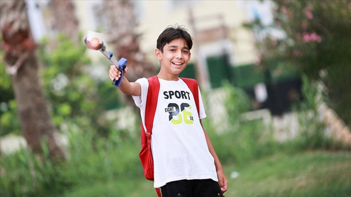 ANNESİYLE BİRLİKTE BAŞARILAR