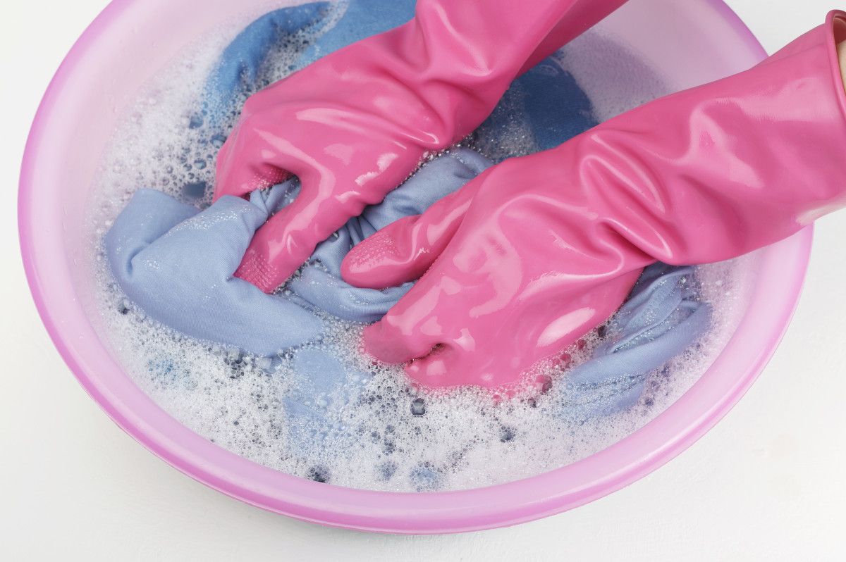 3. Çamaşır Suyu + Amonyak