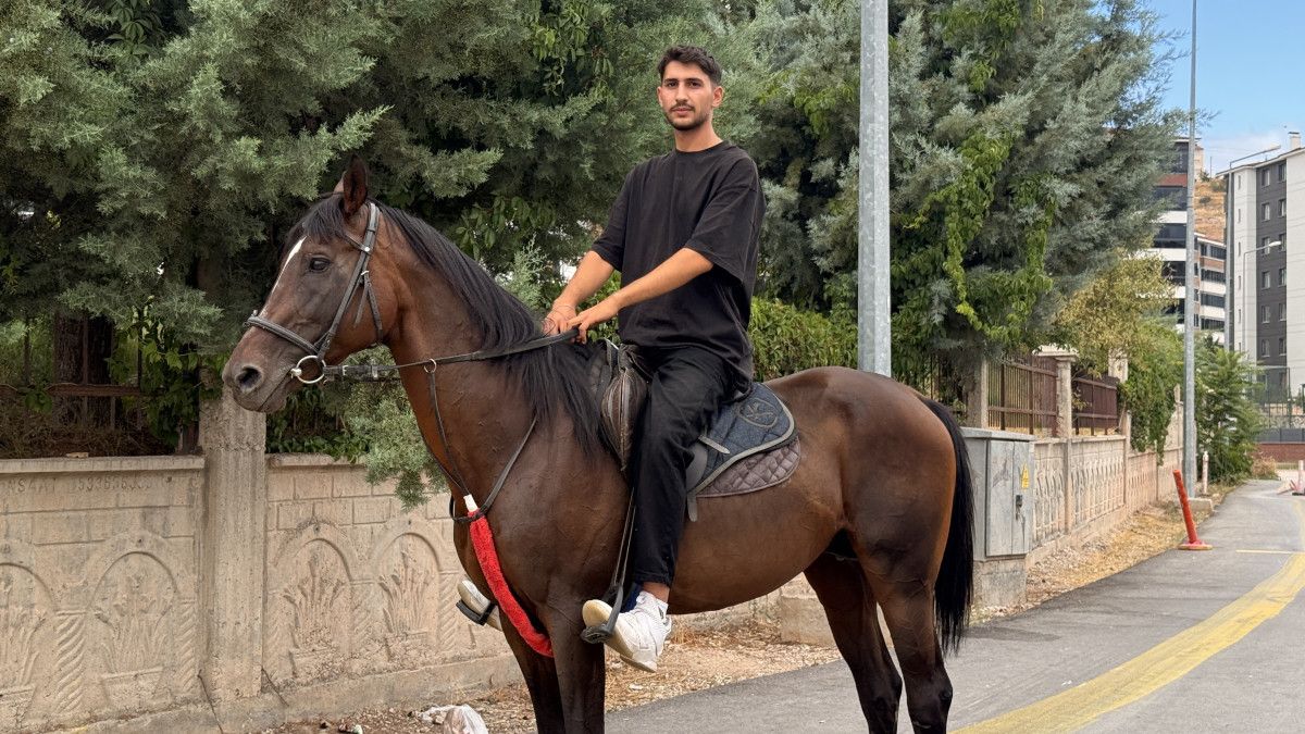 Tokat'ta Direksiyon Sınavı Heyecanını Atla Parkuru Geçerek Aştı