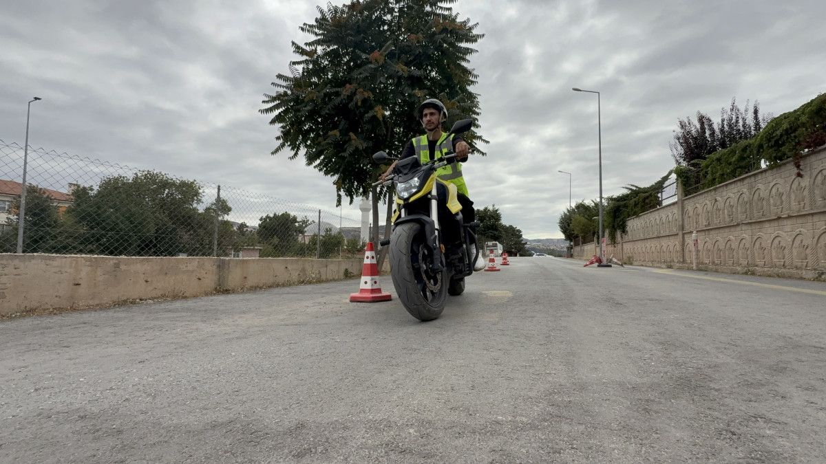 Tokat'ta Direksiyon Sınavı Heyecanını Atla Parkuru Geçerek Aştı