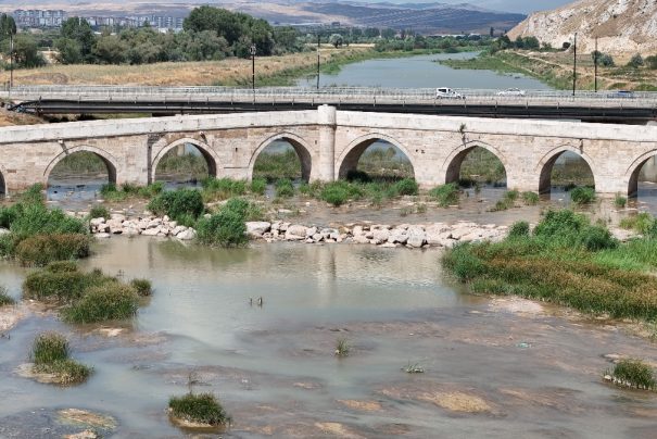 Türkiye’nin En Uzun Nehri Kuraklıkla Mücadele Ediyor