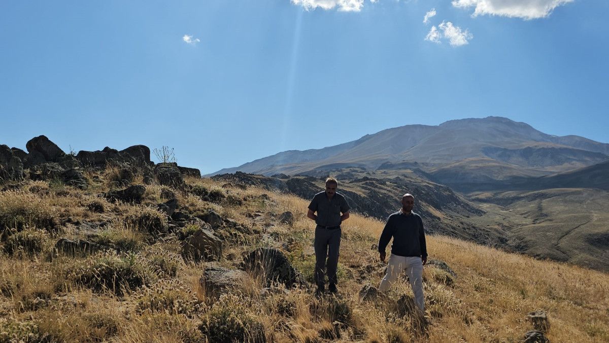 Türkiye’nin En Yüksek Üçüncü Dağı Kuraklıkla Savaşta: Süphanda Karlar Eridi