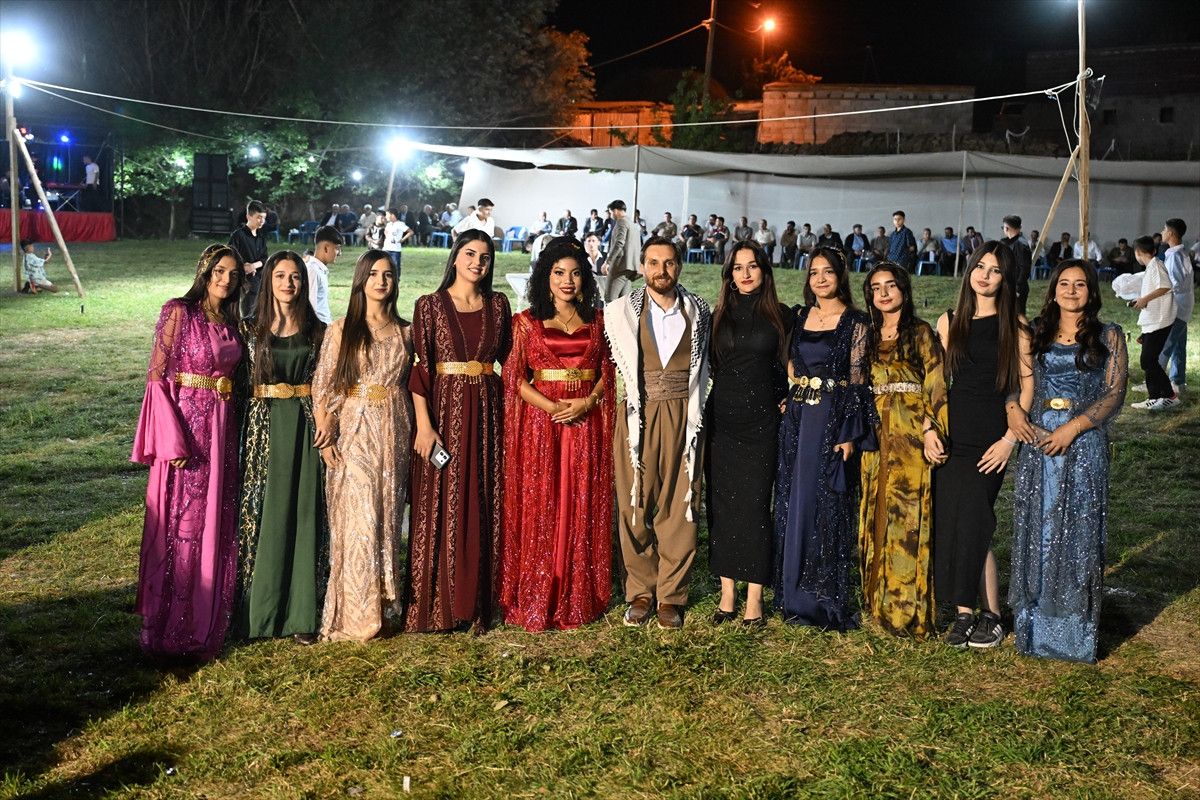 Vana Panamalı Gelin: Yöresel Geleneklerle Düğün Hikayesi