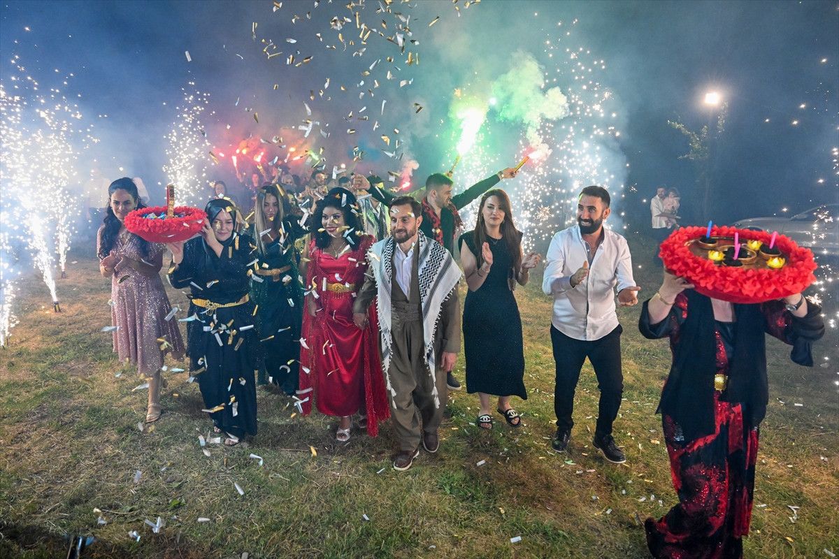 Vana Panamalı Gelin: Yöresel Geleneklerle Düğün Hikayesi