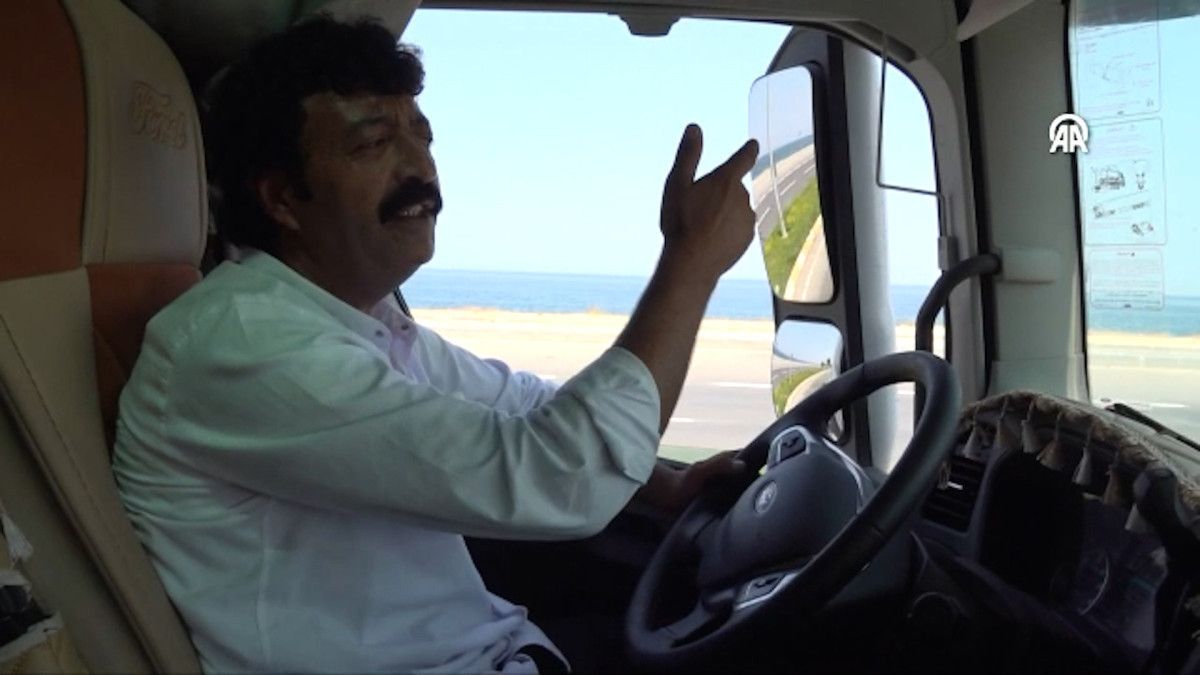 Van'ın Müslüm Baba'sı: Görenleri Kendine Hayran Bırakan Efsanevi Ses