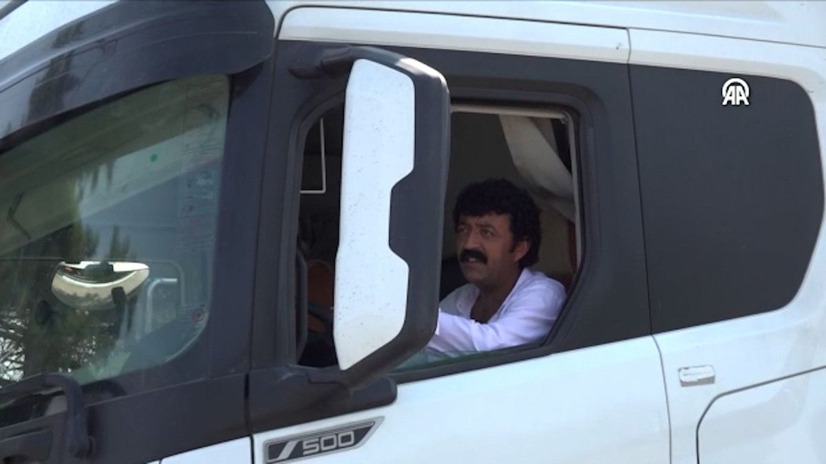 Van'ın Müslüm Baba'sı: Görenleri Kendine Hayran Bırakan Efsanevi Ses