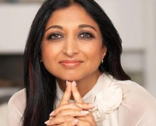 53 Yaşında Olmasına Rağmen Biyolojik Yaşı Sadece 23! Dr. Alka Patelin’in 6 Adımlık Gençlik Sırları