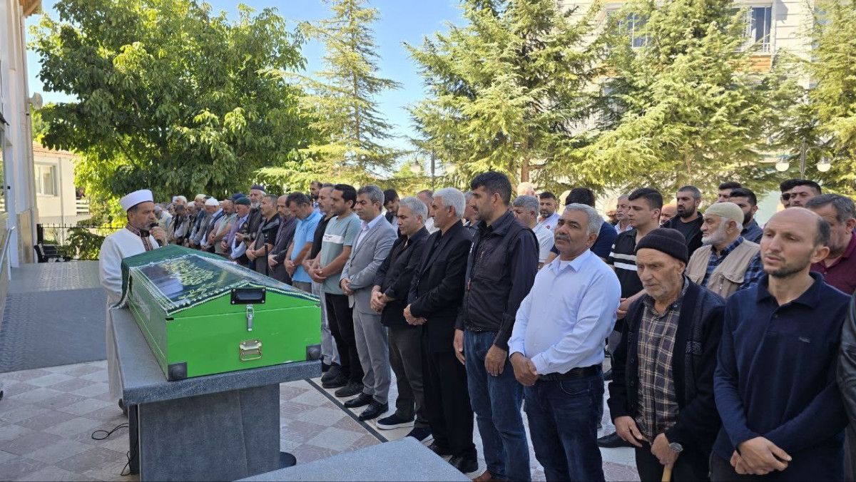 Amasya'nın 127 Yaşındaki Ayşe Ninesi Vefat Etti: 3 Padişah ve 12 Cumhurbaşkanı Tanıklığında Bir Hayat Hikayesi