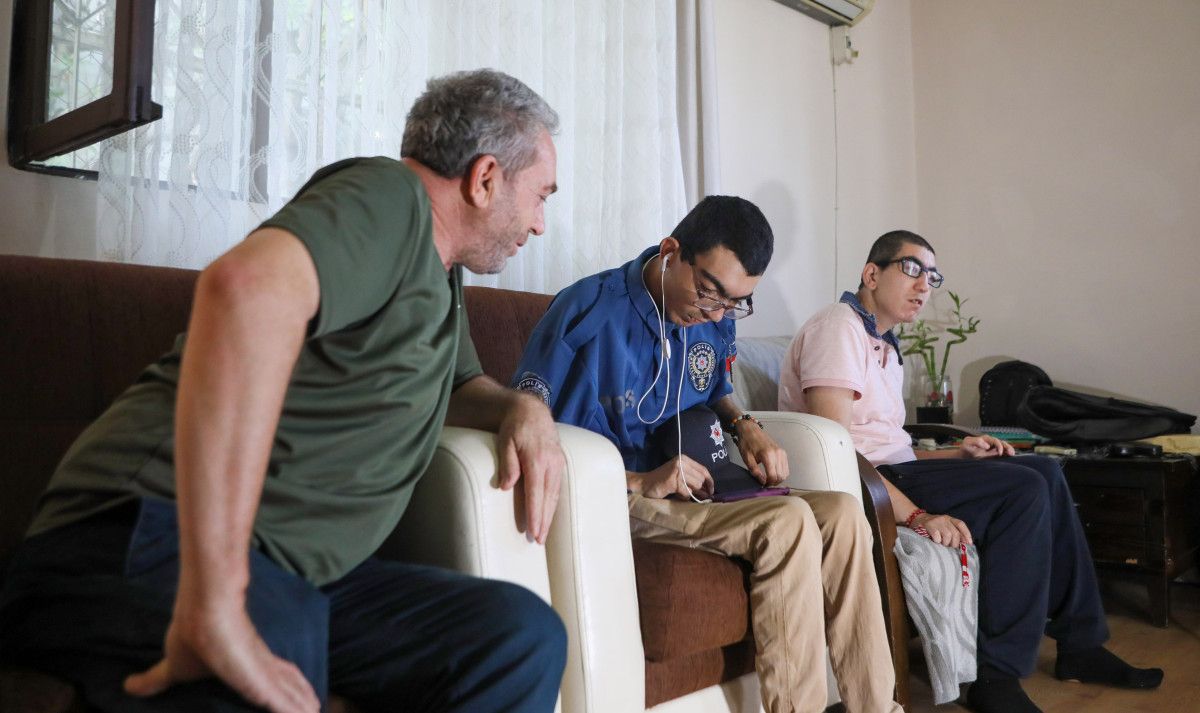 Antalya'da Engelli Çocuklar İçin Ev Yaptırırken Birikimlerini Kaybedenlerin Hikayesi