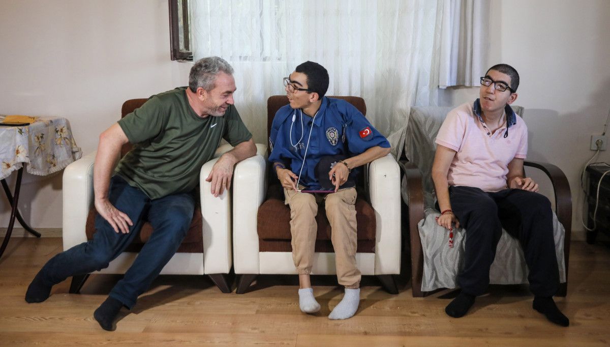 Antalya'da Engelli Çocuklar İçin Ev Yaptırırken Birikimlerini Kaybedenlerin Hikayesi