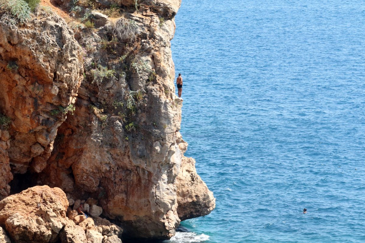 Antalya'da Hava Durumu: Sıcaklık 35 Dereceyi Gördü
