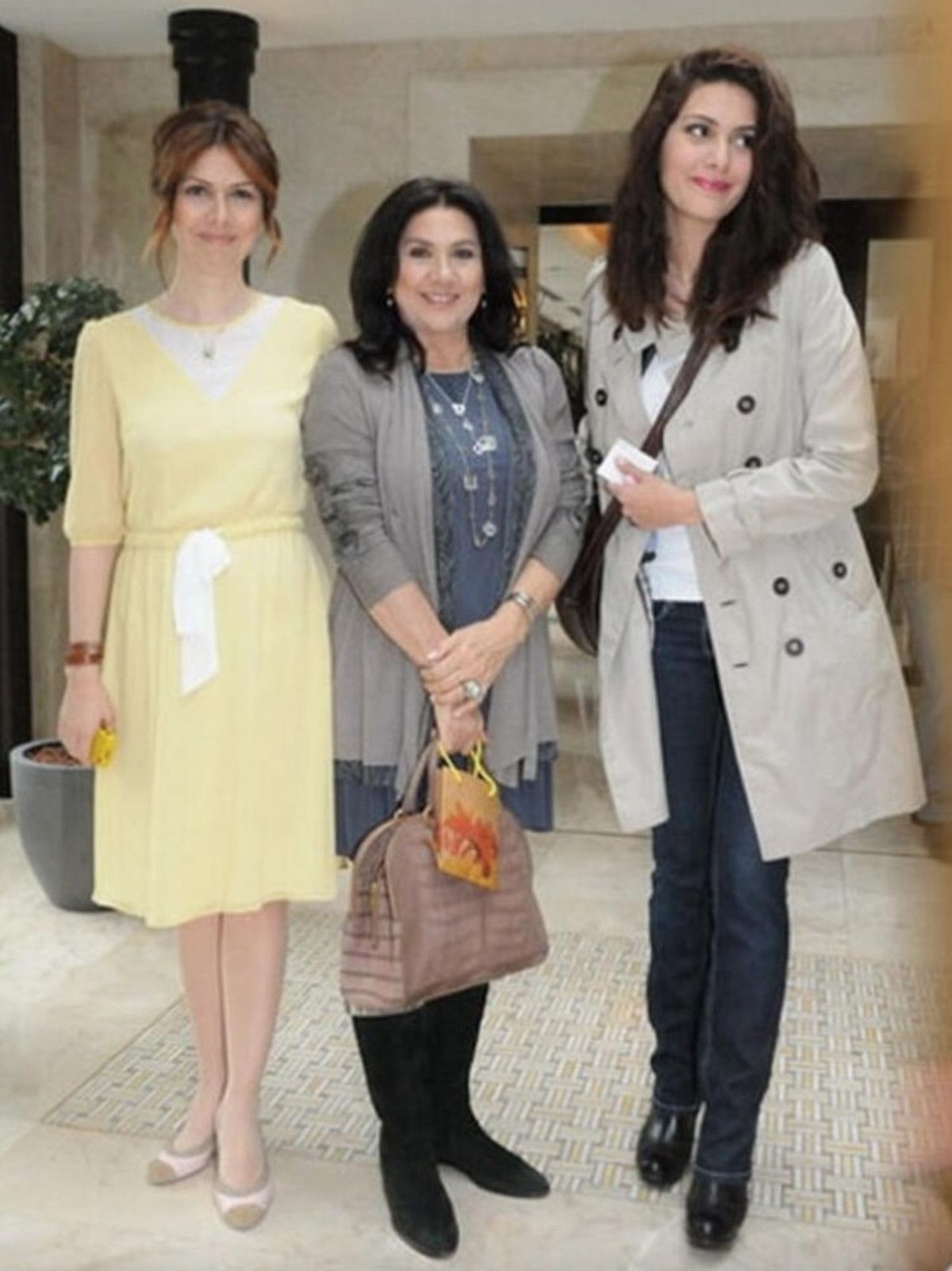 Bergüzar Korel'den Anneleri Hülya Darcan'a Özel Paylaşım: Çok Güzelsin Annem