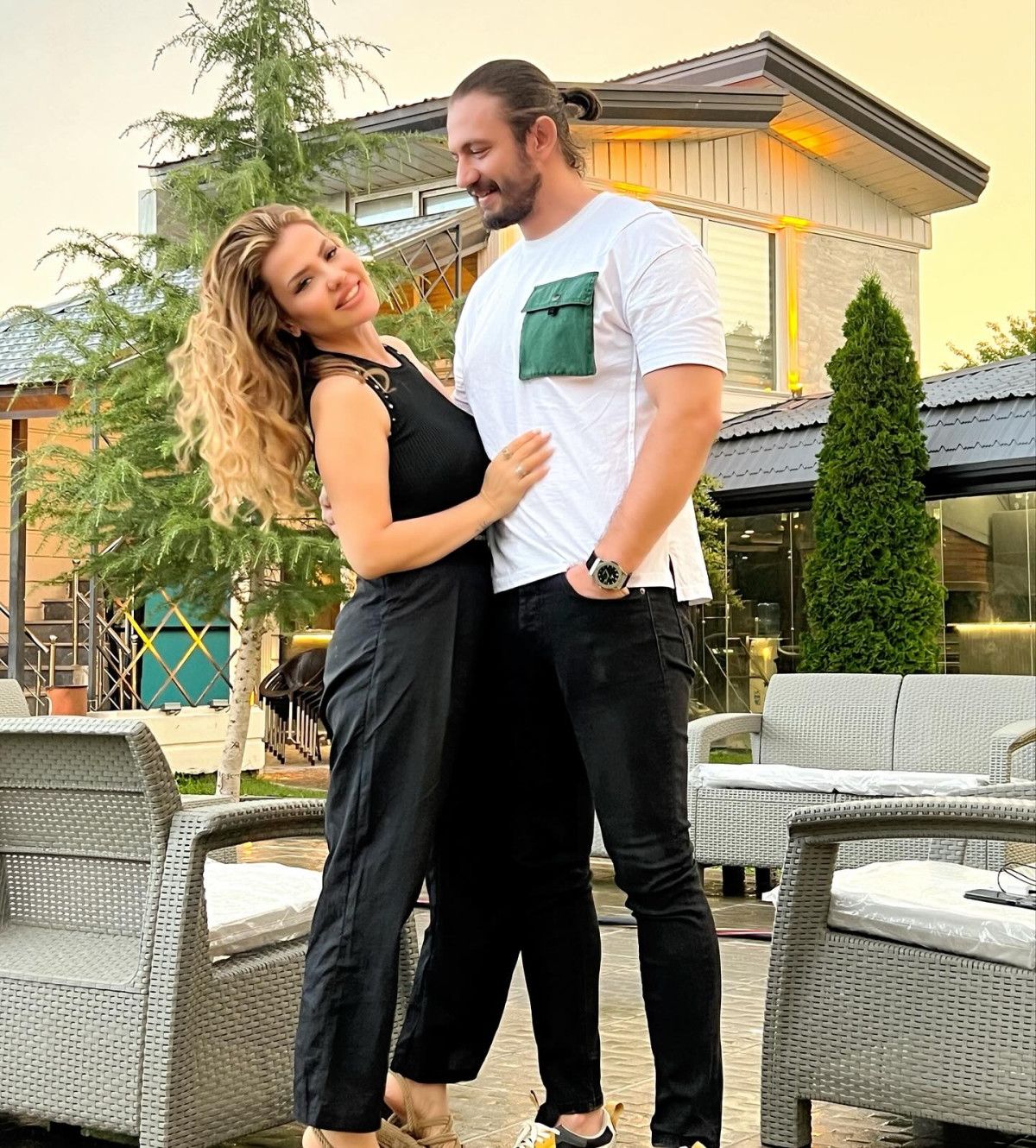 Beyninde Kitle Tespiti Sonrası Şarkıcı Lara İçini Döktü: Hayranlarına Duygusal Anlar