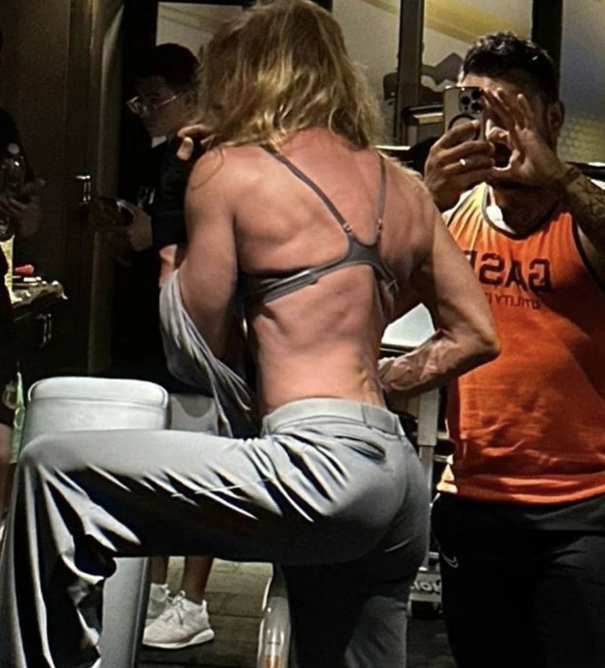 Biricik Sudenden Sıra Beklemek Zor: 62 Yaşında 300 Kilo Kaldıran Emekli Maaşı İtirafları