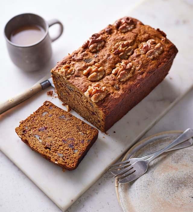 Çayın Yanında Mükemmel Lezzet: Pratik Cevizli Kek Tarifi