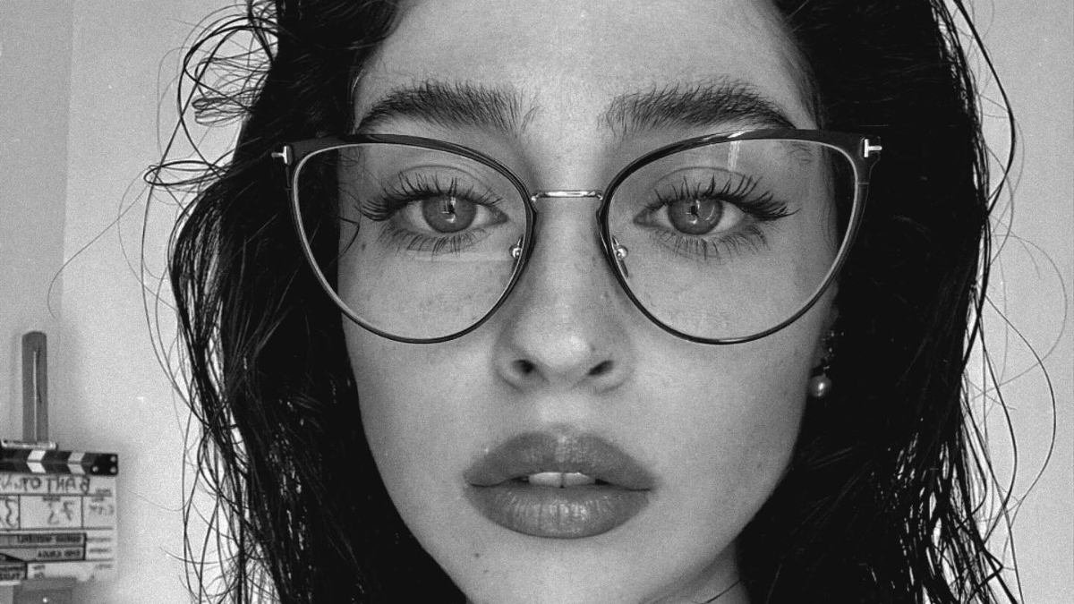 Cemre Baysel'in Blok3 Aşkı İddiasıyla Son Pozlarına Büyük İlgi