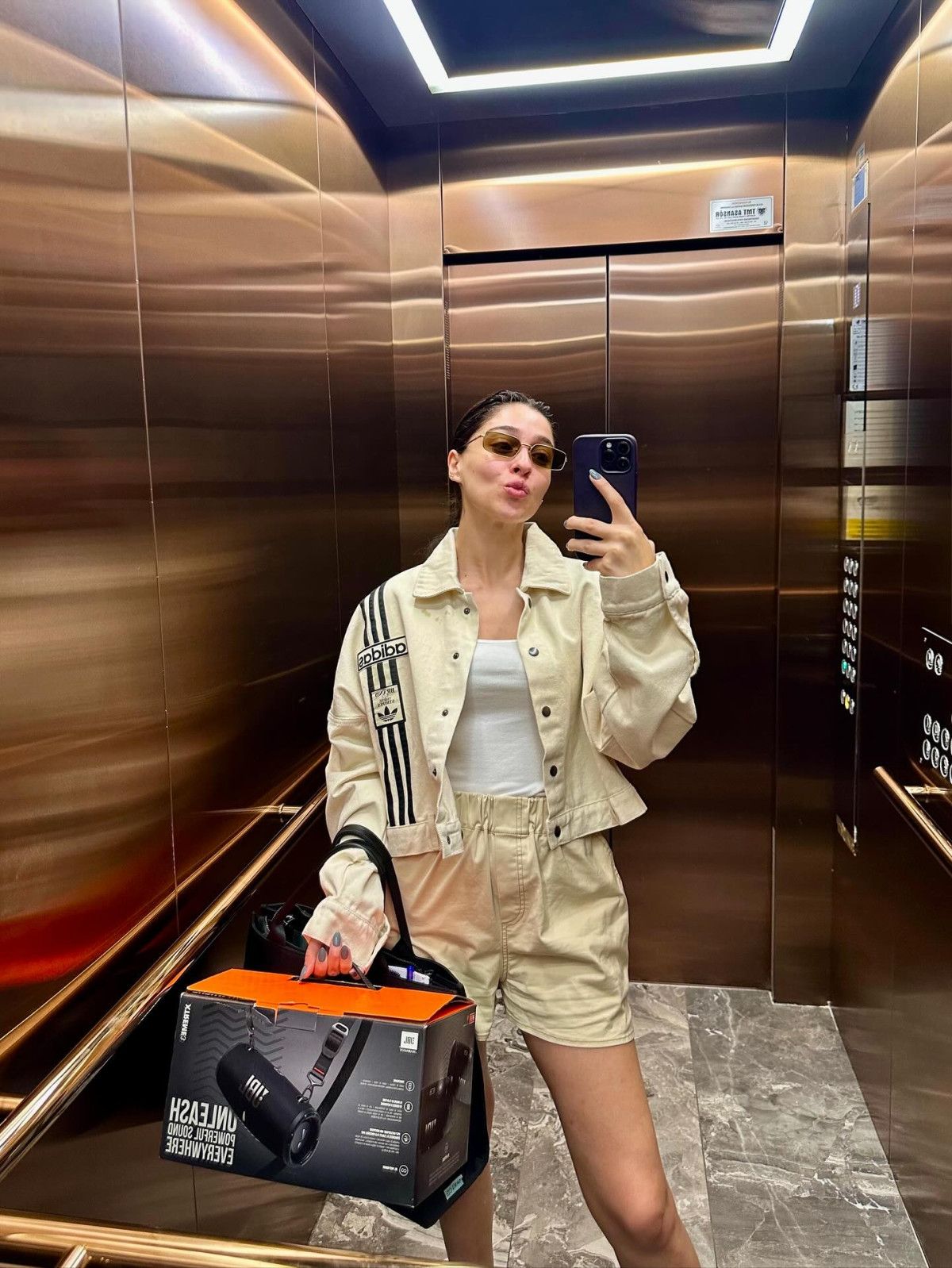 Cemre Baysel'in Blok3 Aşkı İddiasıyla Son Pozlarına Büyük İlgi