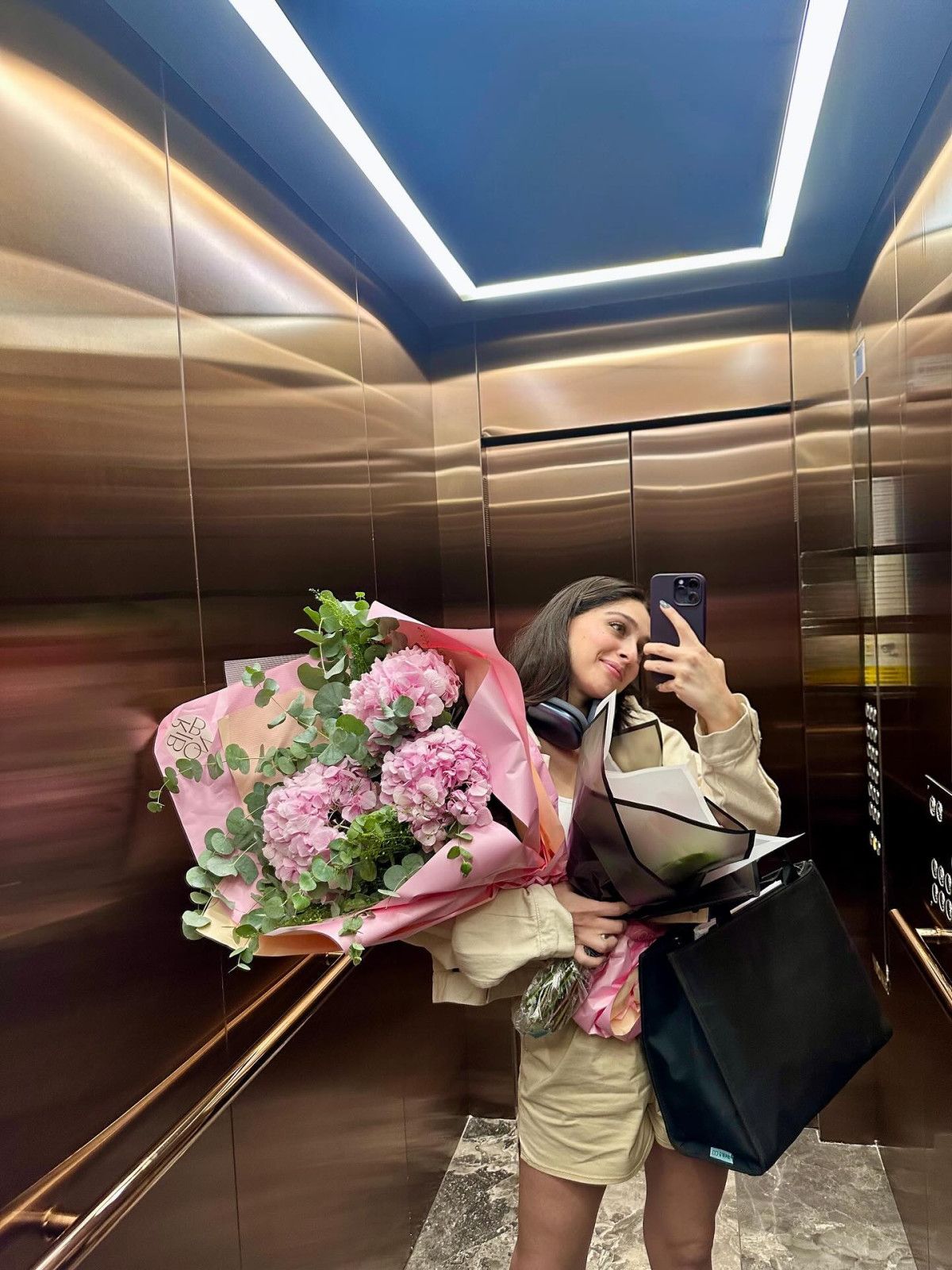 Cemre Baysel'in Blok3 Aşkı İddiasıyla Son Pozlarına Büyük İlgi