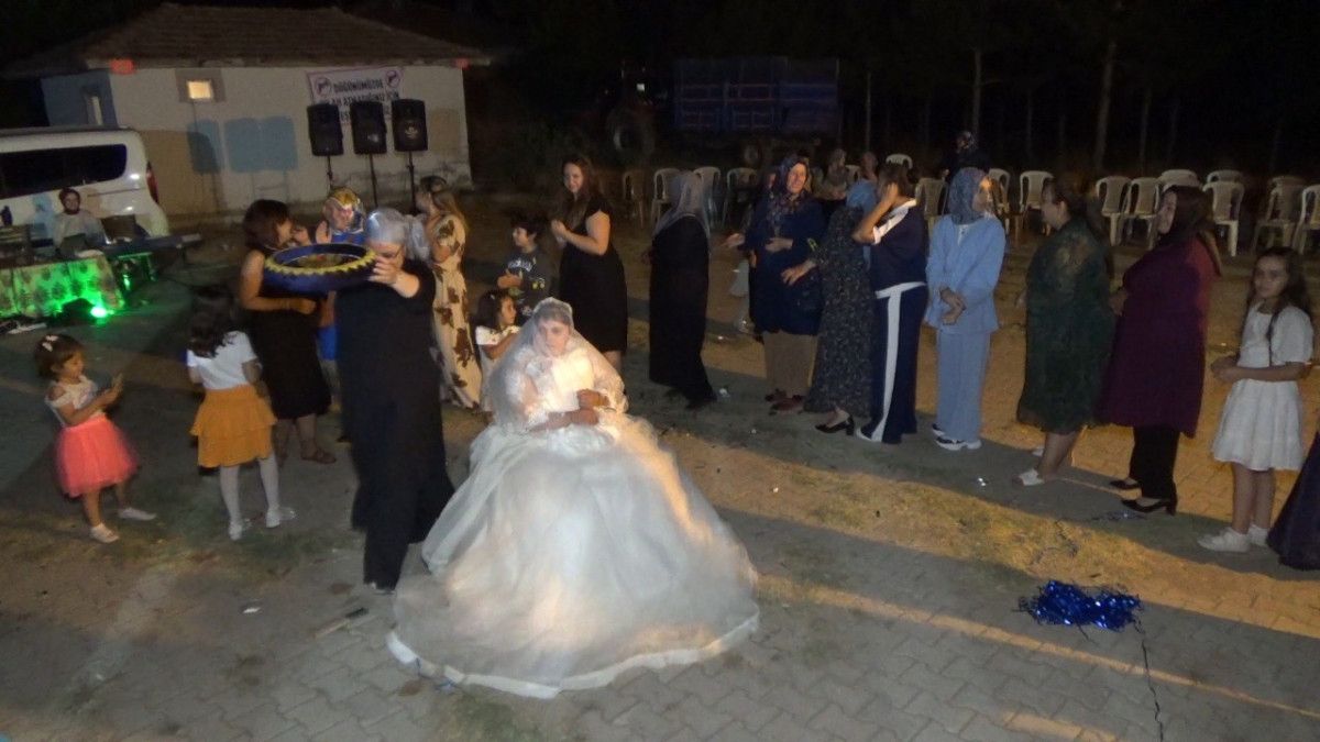 Düğün Kutlamaları ve Köy Halkının Katkıları