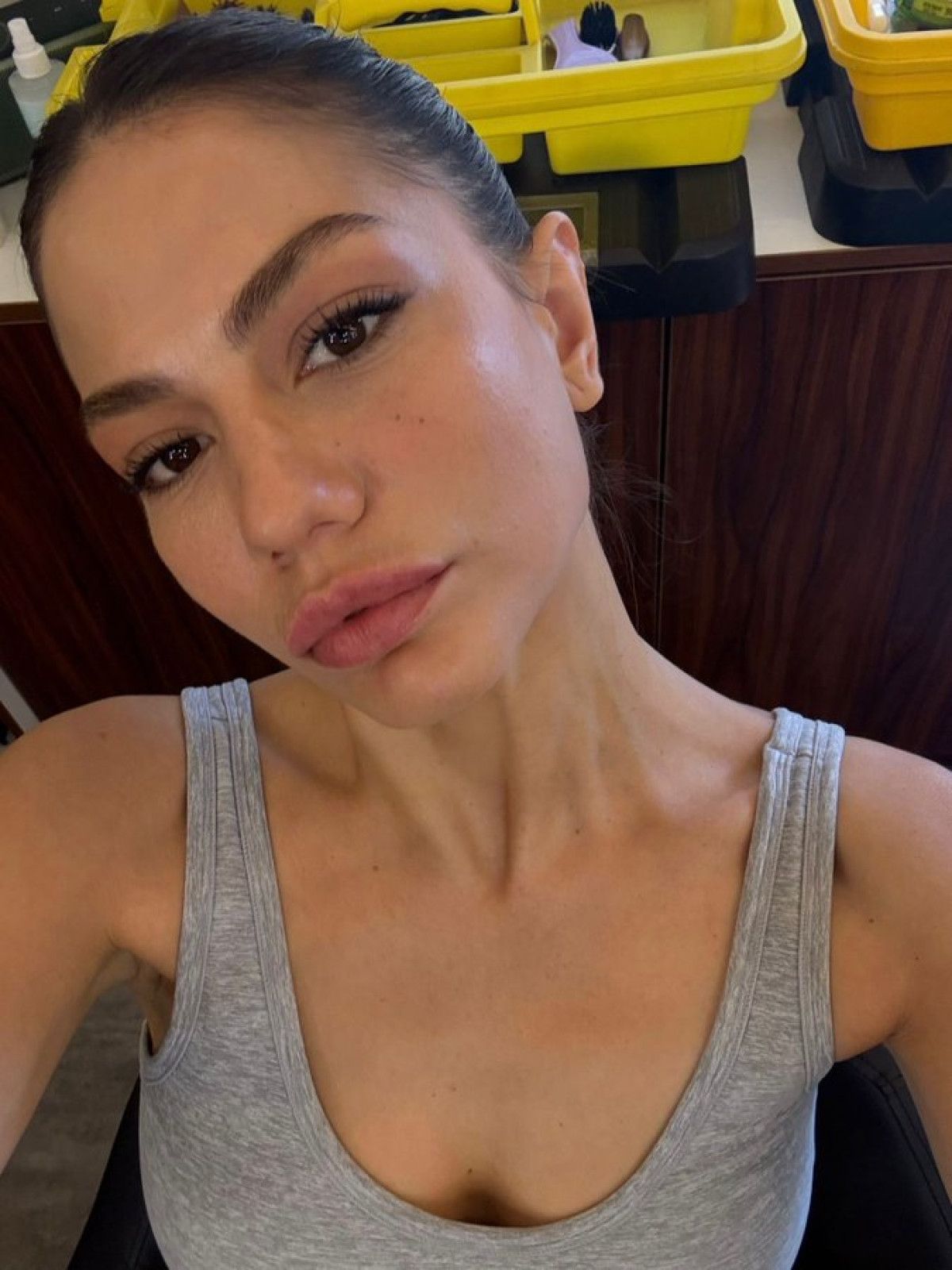 Demet Özdemir'in Yeni Kareleri Sosyal Medyada Çok Büyük Yankı Uyandırdı!