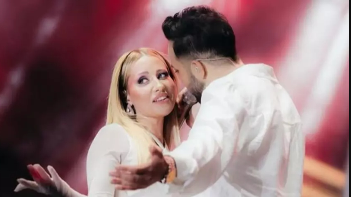 Derya Uluğ'un Sevgilisi Şarkıcı Asil Gök'ün Ameliyat Hikayesi ve Hastane Odasından Paylaşımı