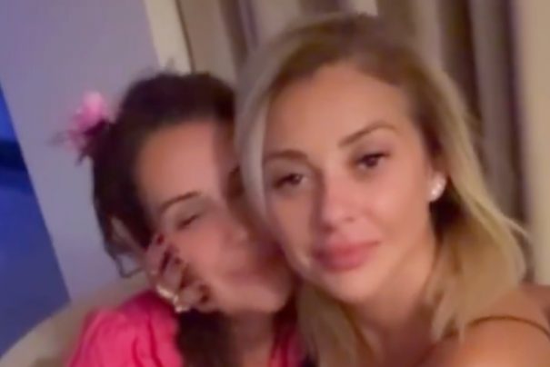 Dilan Polat ve Feyza Altun’un Samimi Anlarıyla Tanışın