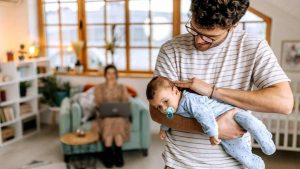 Ebeveynliğe İlk Adım: Aday Anne-Babalara Bakanlıklardan Eğitim Desteği Imkanı!