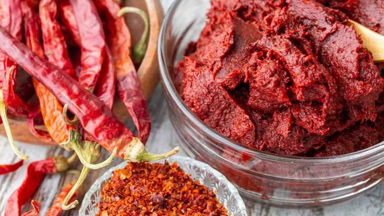 Biber Salçası Malzemeleri ve Yapımı