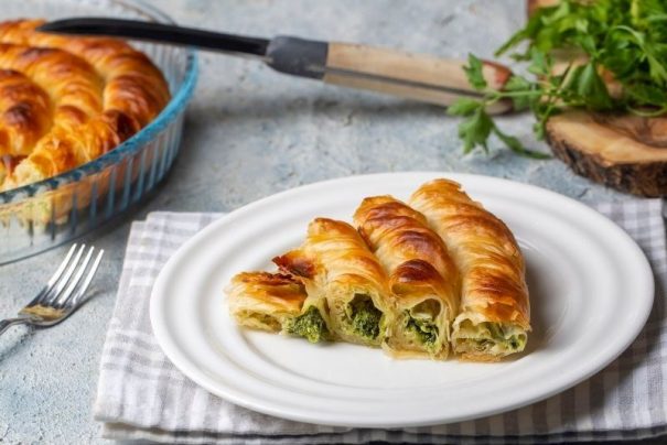 En Lezzetli Otlu Dolama Böreği Tarifi: Pratik ve Nefis Tarifler