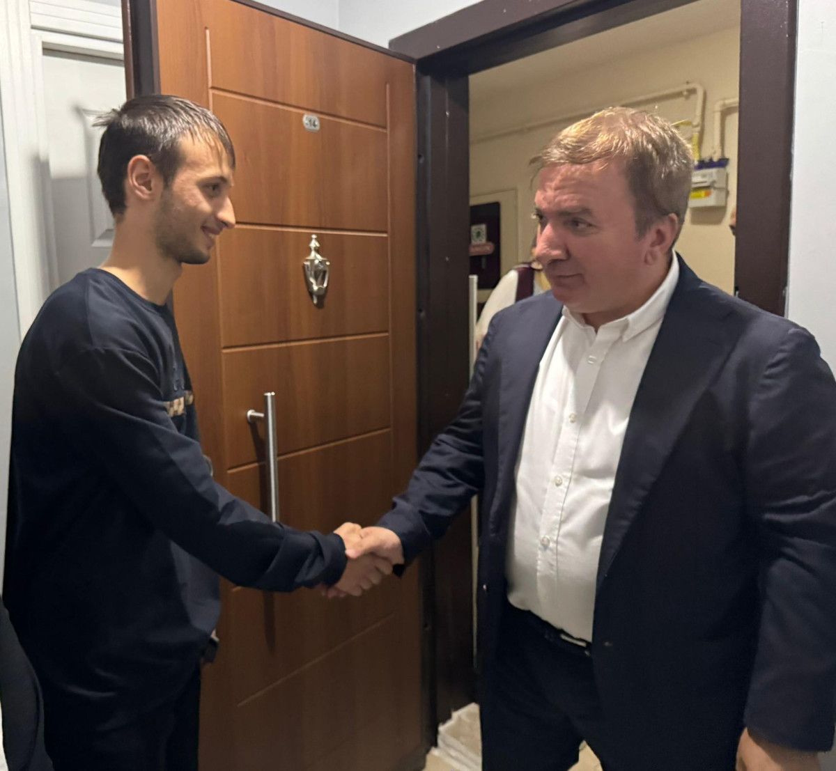 Erzincan Valisi Aydoğdu’dan Yoğun Bakımdaki Öğrenciye Destek