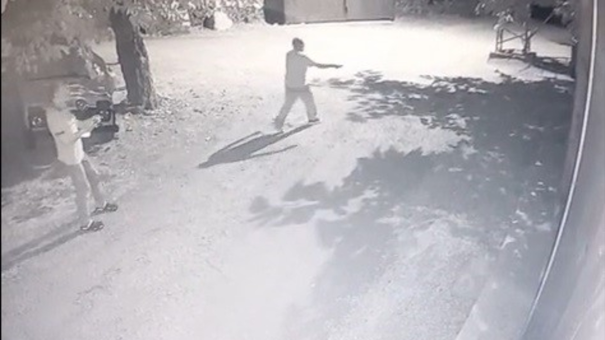 Erzincanda Film Gibi Kovalamaca: Köylüler Fenerle Ayı Avına Çıktı