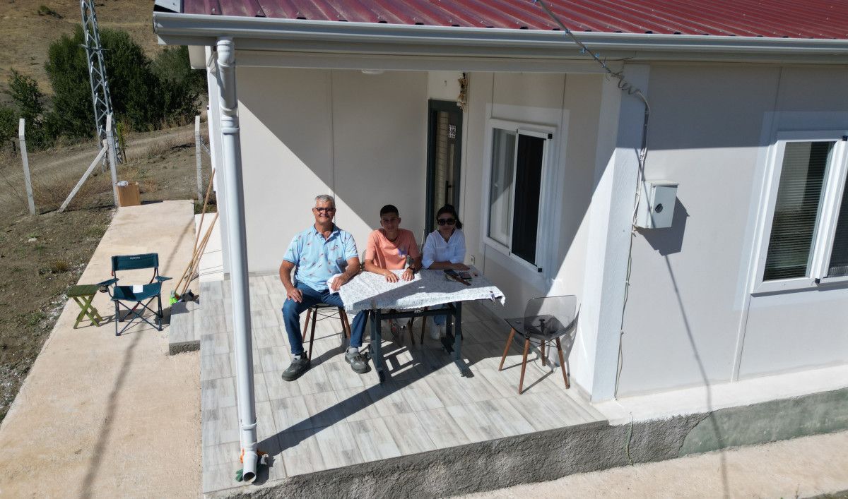 Eski Manken Engin Koç, Köyünde Huzurlu Bir Yaşam Seçti